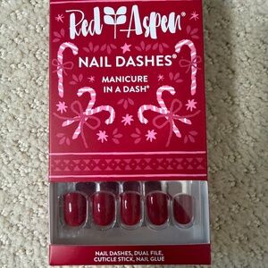 Red Aspen Berries & Bows, Brandi Nail